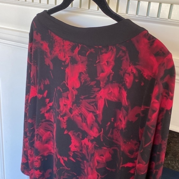 Red Flower Patterned Tunic Top Black Sequined  22” P2P 30” L Collarless Style - Picture 10 of 11